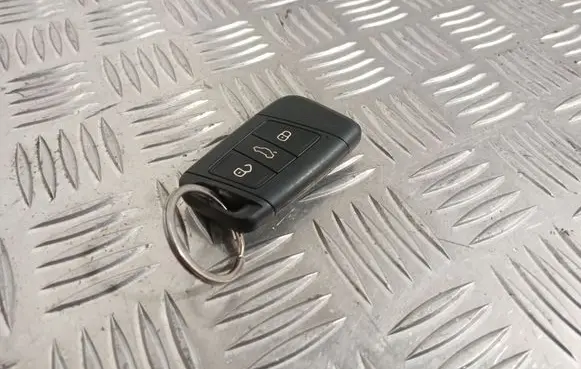Volkswagen PASSAT B8 Ignition key/card 3G0959752K