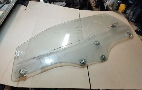 Hyundai Coupe Front door window/glass (coupe) 43R00117 A004313