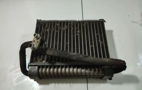A/C cooling radiator (condenser)
