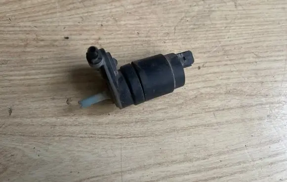 Windscreen/windshield washer pump