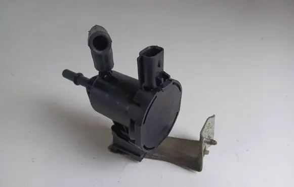 Mercedes-Benz E W213 Vacuum pump A0014760532