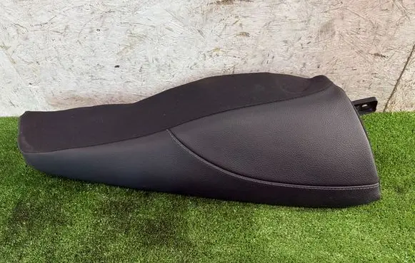 Mercedes-Benz GLE W167 Rear seat side top trim