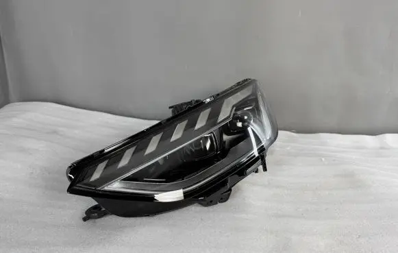 Audi A4 S4 B9 Headlight/headlamp 8W0941033D