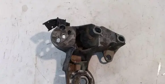 Audi A6 S6 C5 4B Engine mounting bracket 4B0199352D