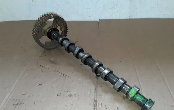 Peugeot 5008 Camshaft 9657477580