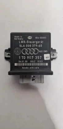 Volkswagen Golf V Light module LCM 1T0907357 5LA00837960 H04S0003