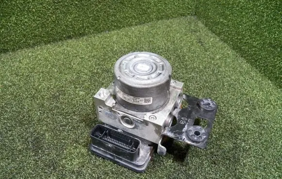 Renault Trafic III (X82) ABS Pump 476601418R 93459794