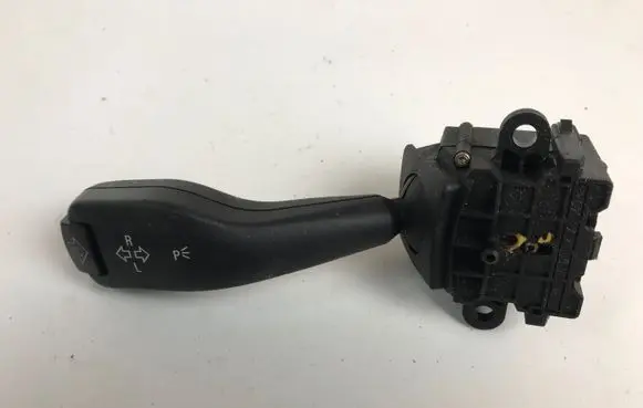 BMW 5 E39 Indicator stalk 8363668 0110401025 61318363668