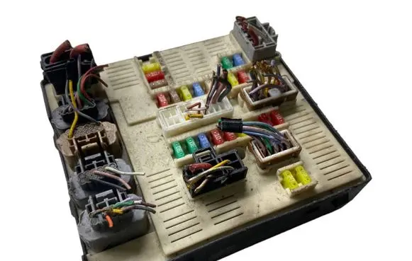 Renault Megane III Fuse box set 284B60168R 9636194369 51933150