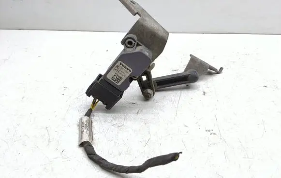 Volvo XC60 Rear air suspension level height sensor 31681288 31406563