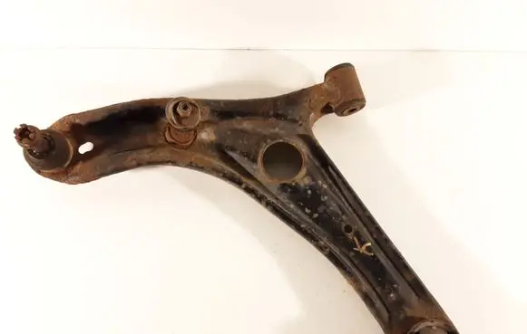 Toyota Yaris Front lower control arm/wishbone