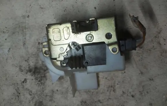 Renault Espace III Front door lock