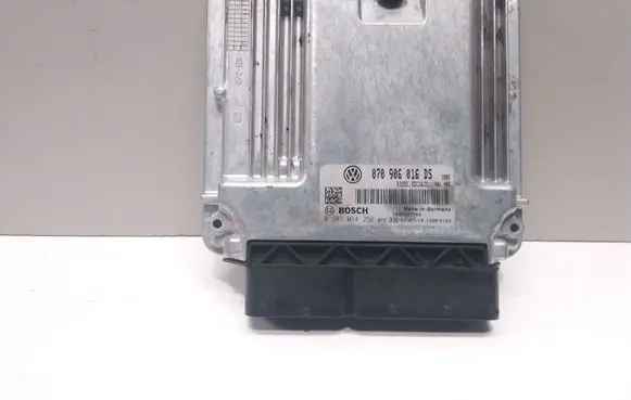 Volkswagen Transporter - Caravelle T5 Engine control unit/module 070906016DS 0281014252