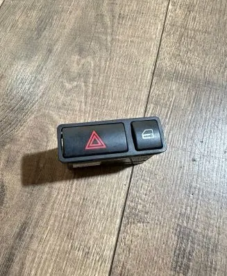 BMW X5 E53 Hazard light switch 8368920 0M4S8V