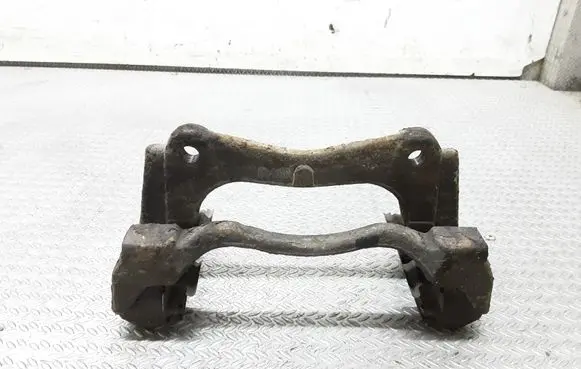 Toyota Avensis T250 Front Brake Caliper Pad/Carrier 