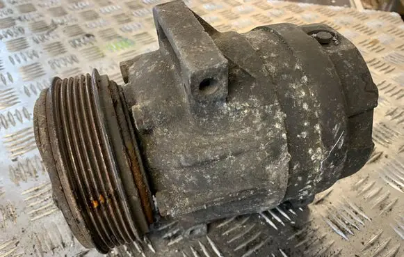 Renault Scenic I Air conditioning (A/C) compressor (pump) 7700105765