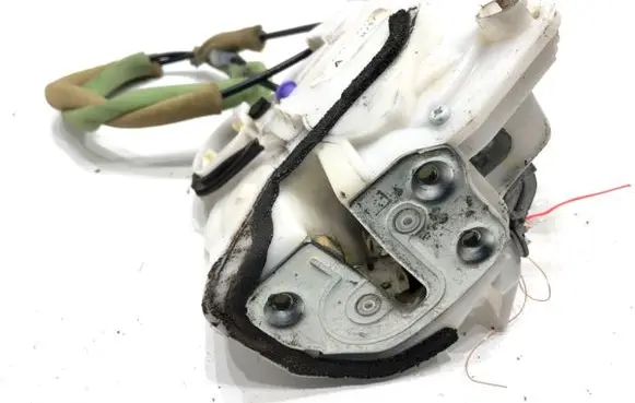 Mazda 3 II Rear door lock 