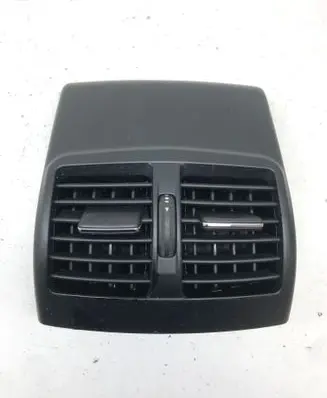 Mercedes-Benz E W212 Rear air vent grill A2128300954