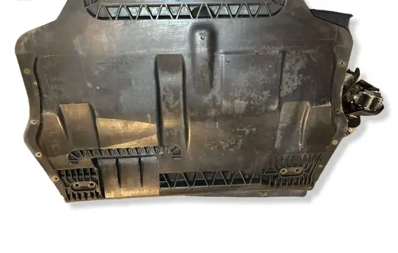 Skoda Yeti (5L) Engine splash shield/under tray 5C6825902A
