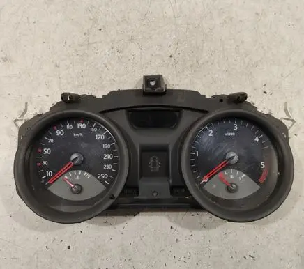 Renault Megane II Speedometer (instrument cluster) 8200399693