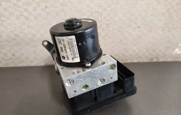 BMW 1 E81 E87 ABS Pump 6787837