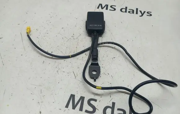 Mercedes-Benz E W211 Front seatbelt buckle A2118602469 2118602469