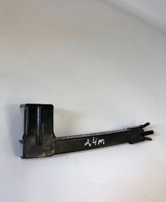 Nissan Qashqai J12 Front door windshield rail 