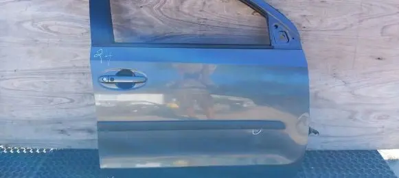 Toyota Urban Cruiser (XP110) Front door