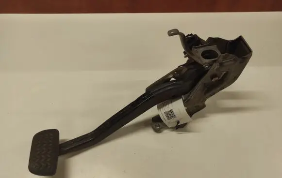 Toyota Prius (XW20) Brake pedal 8951047010
