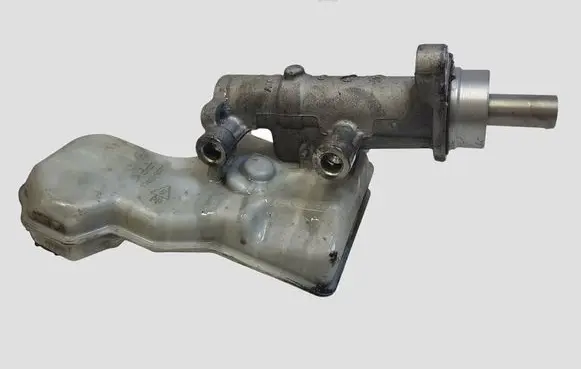 Peugeot 308 Master brake cylinder 31329330