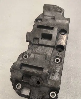 BMW 1 F20 F21 Generator/alternator bracket 8506863 174786 174789