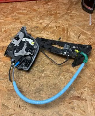 BMW X6 G06 Rear door lock 9464885