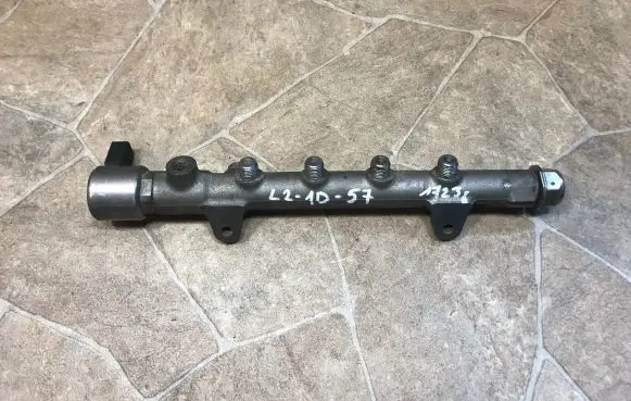 Mercedes-Benz E W212 Fuel main line pipe A6510700495