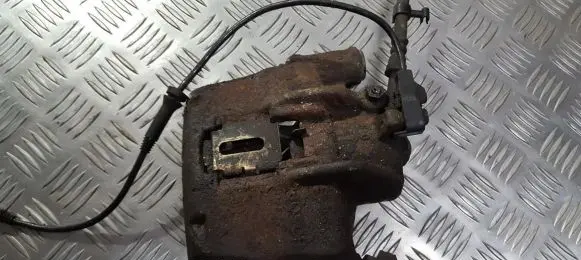 Mercedes-Benz Vito Viano W638 Front brake caliper