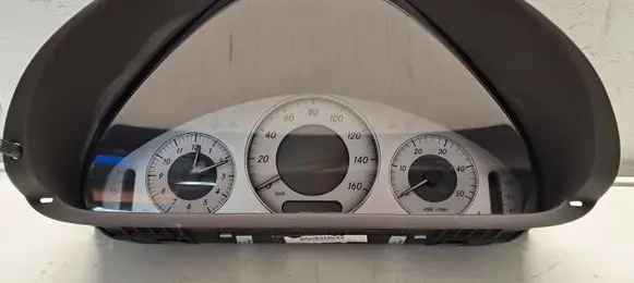 Mercedes-Benz CLK A209 C209 Speedometer (instrument cluster) A2095404648