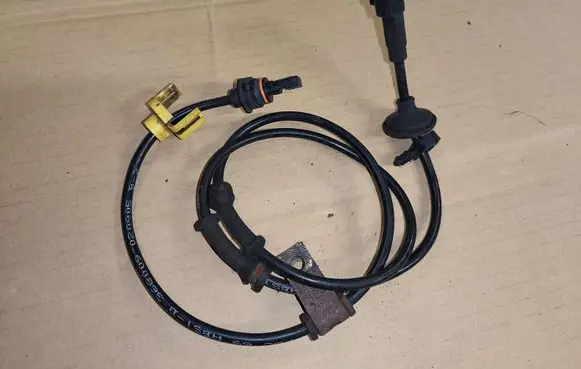 Chrysler Voyager ABS rear brake sensor 04721040AF