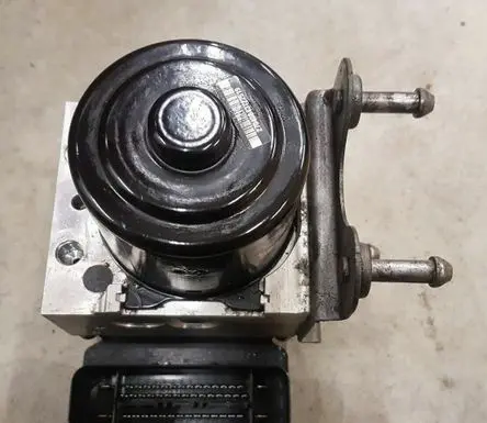 Volkswagen Transporter - Caravelle T5 ABS Pump 7E0907379H 7E0614517D