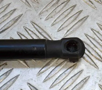Maserati Ghibli Front bonnet/hood damper/strut 670008872