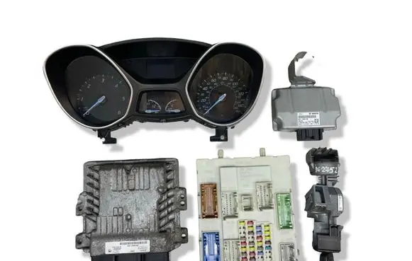 Ford Focus Engine ECU kit and lock set S180133061B BV6112A650EEB 846784212
