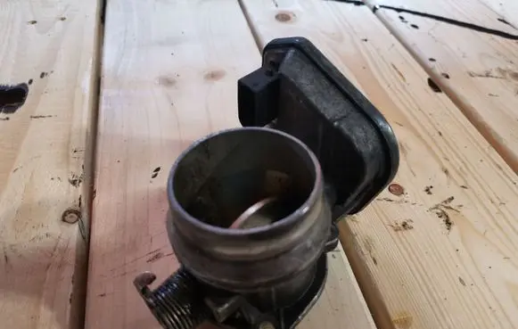 BMW X3 E83 Throttle valve 7804373