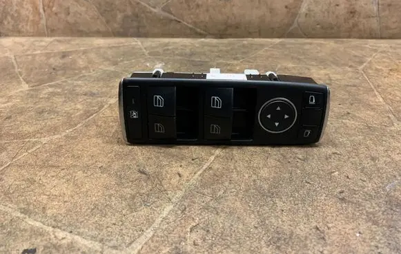 Mercedes-Benz E W212 Electric window control switch A2049055302