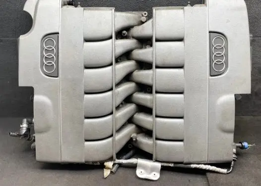 Audi A8 S8 D3 4E Intake manifold 07C133185BQ 07C133221AJ 07C133221A