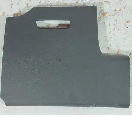 Dashboard lower bottom trim panel