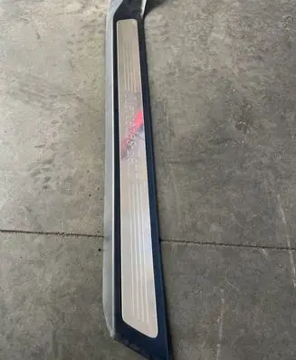 Mercedes-Benz E A207 Front sill trim cover A2076800074 2076800074
