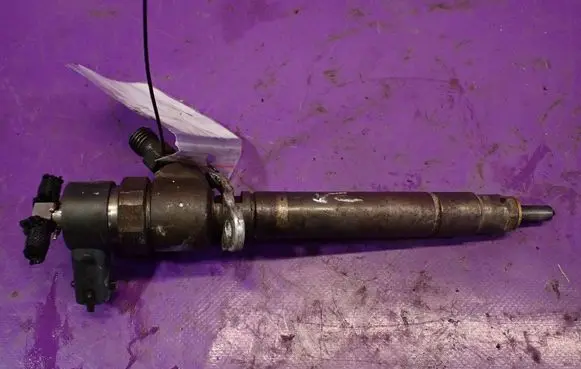 Fuel injector