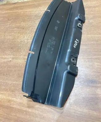 BMW 1 E81 E87 Radiator trim 7128502