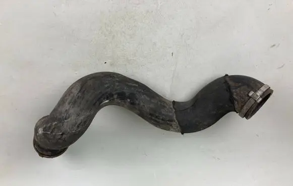 Volvo V70 Intercooler hose/pipe 30792545