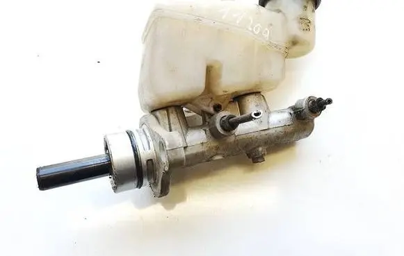 Toyota Yaris Master brake cylinder 
