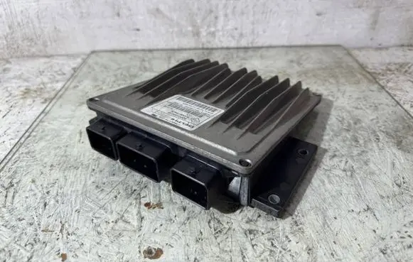 Renault Megane III Engine control unit/module 8200399038 R0410B034C 8200619409