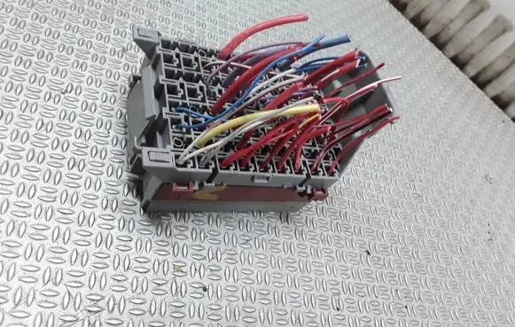 Volvo V70 Fuse module 9162439
